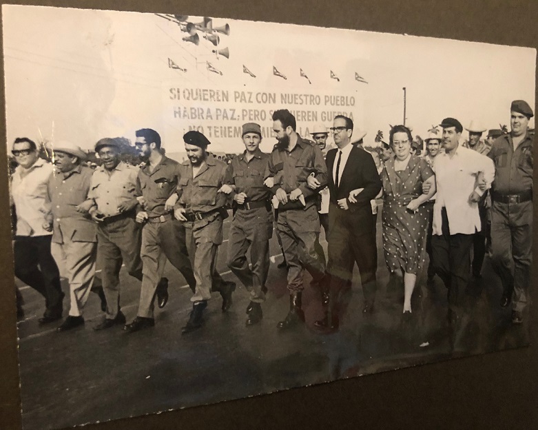 Prensa Latina. Album fotos de la Revolución Cubana. Fidel Castro y Che Guevara